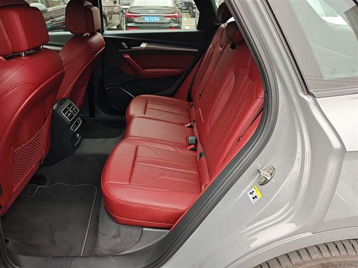 Фото 17 - Audi Q5L