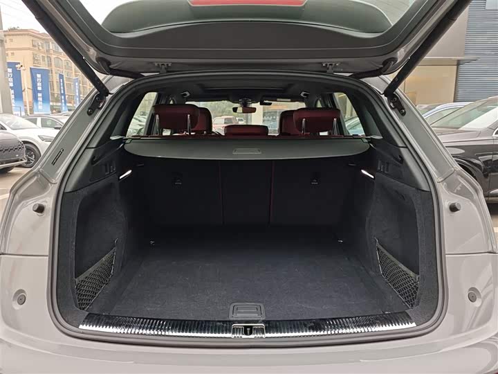 Фото 19 - Audi Q5L