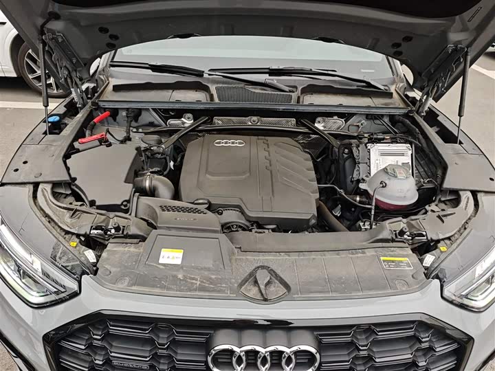 Фото 20 - Audi Q5L