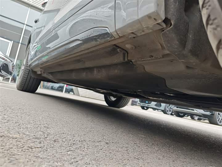 Фото 21 - Audi Q5L