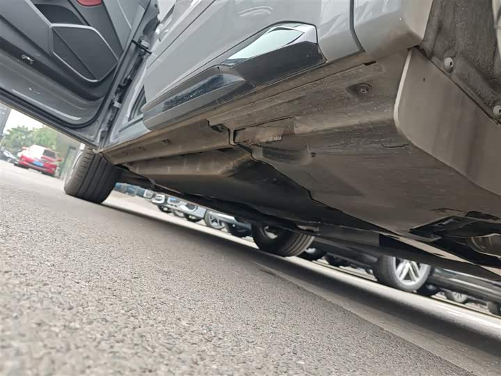 Фото 22 - Audi Q5L