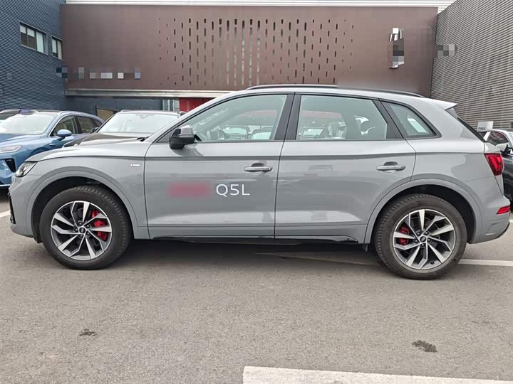 Фото 5 - Audi Q5L