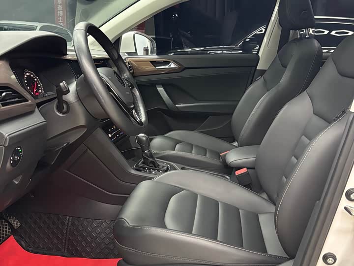 Фото 9 - Volkswagen Tharu