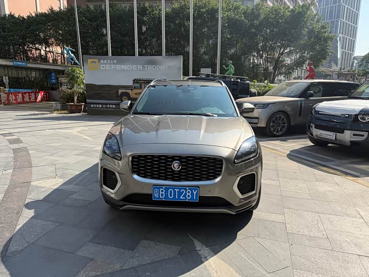 Фото 3 - Jaguar E-Pace