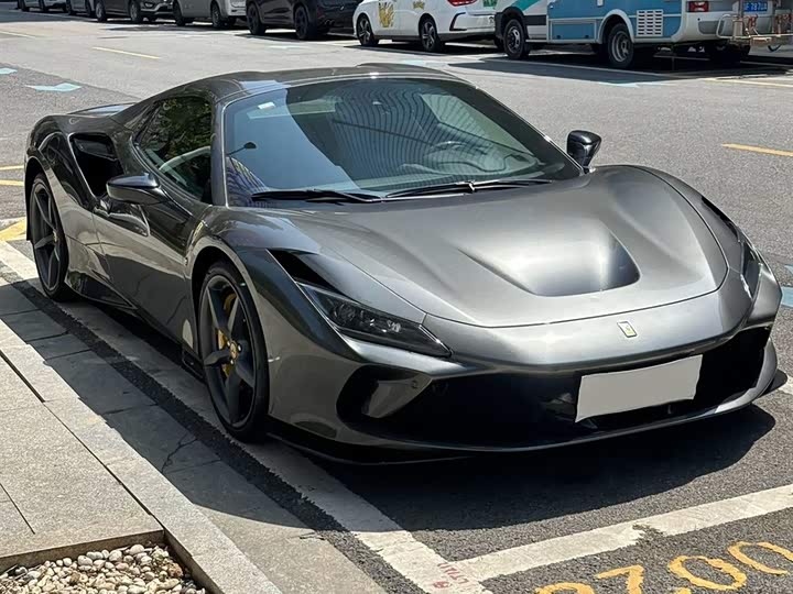 Фото 1 - Ferrari F8