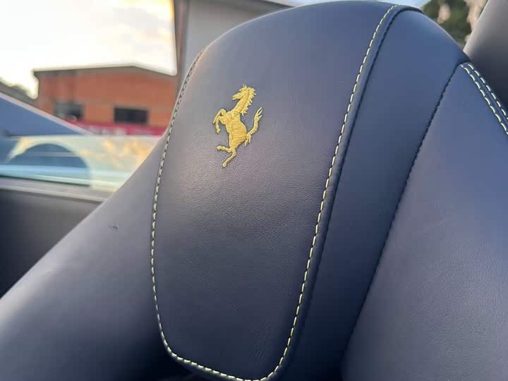 Фото 10 - Ferrari F8