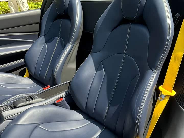 Фото 11 - Ferrari F8