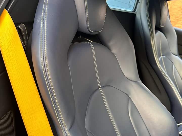 Фото 7 - Ferrari F8