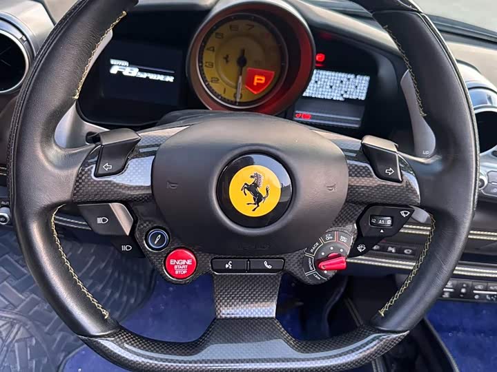 Фото 8 - Ferrari F8