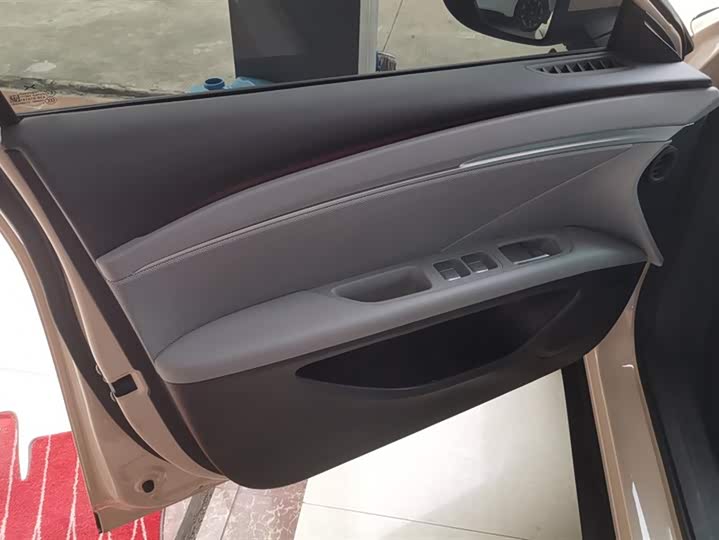 Фото 7 - XPeng Mona M03