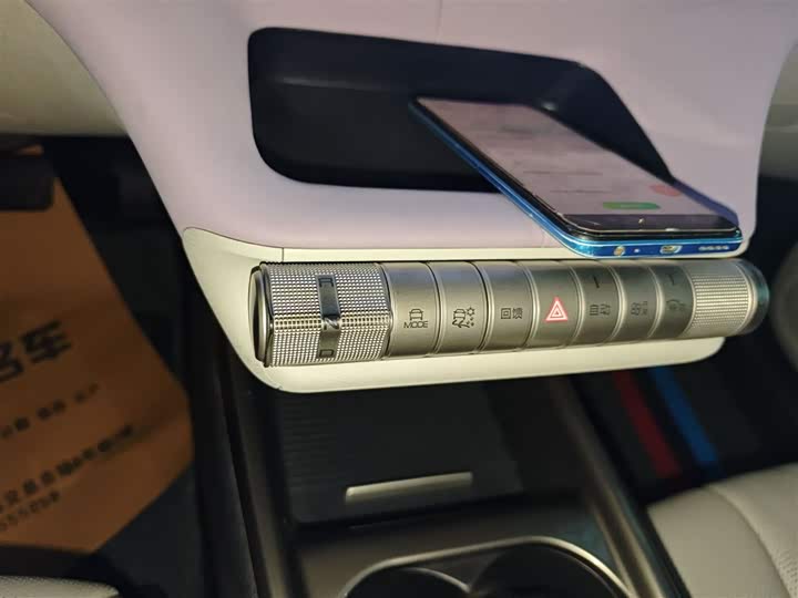 Фото 14 - BYD Dolphin