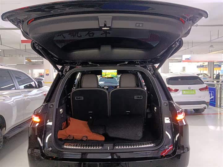 Фото 19 - LiXiang L9