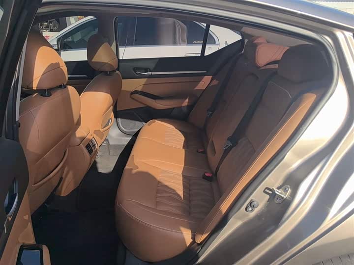 Фото 14 - Nissan Teana