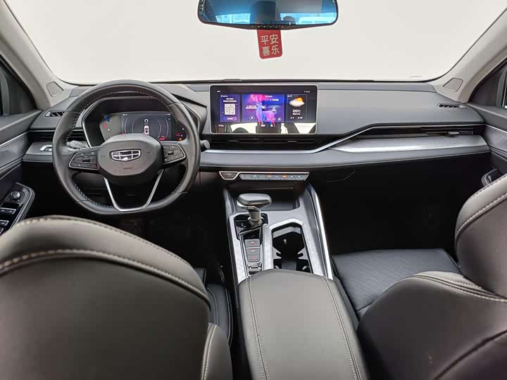 Фото 3 - Geely Preface