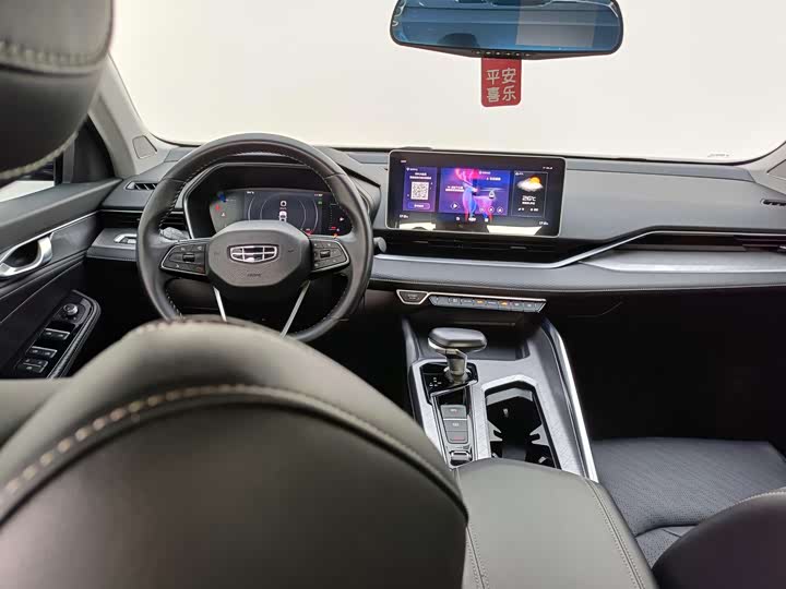 Фото 8 - Geely Preface