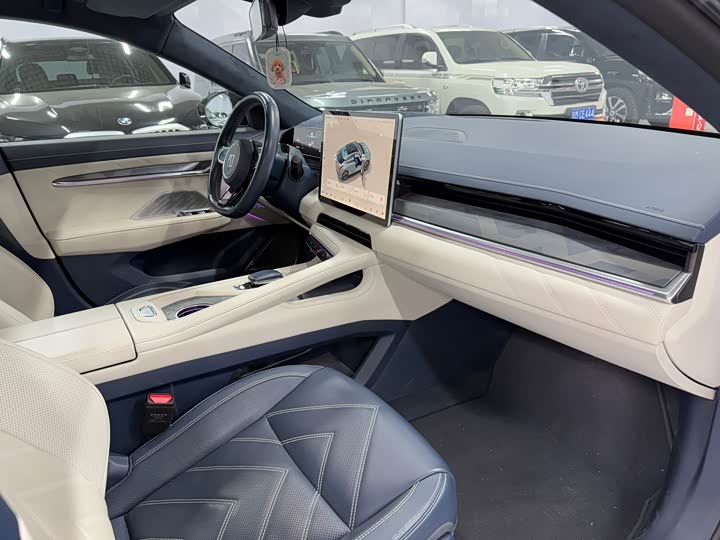 Фото 6 - Zeekr 001