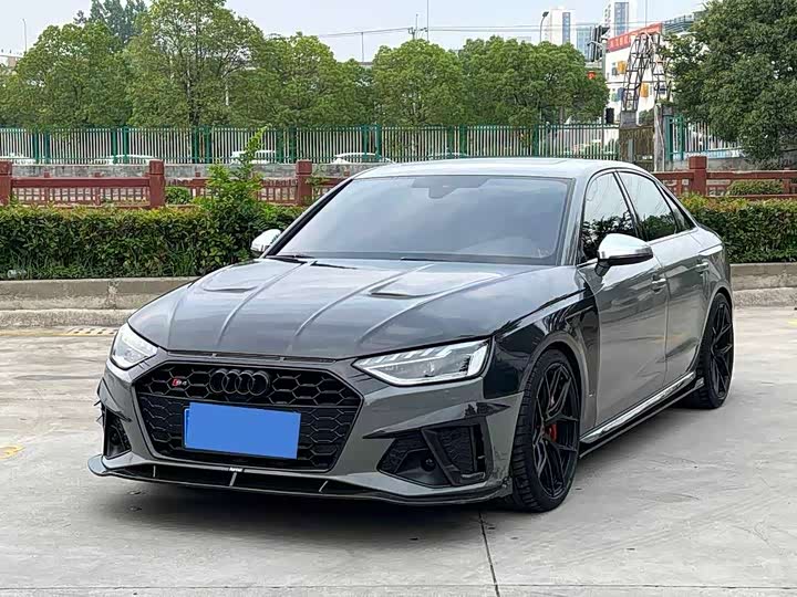 Фото 1 - Audi S4