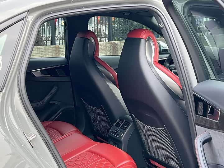 Фото 10 - Audi S4