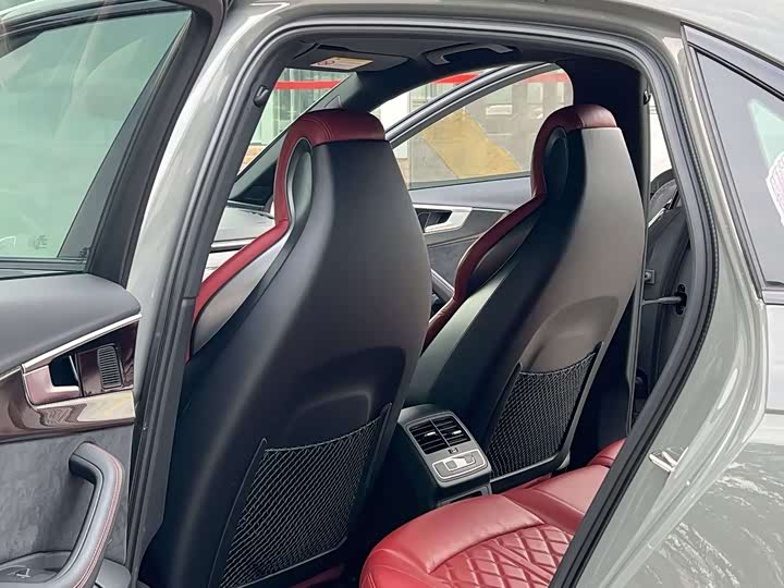 Фото 11 - Audi S4