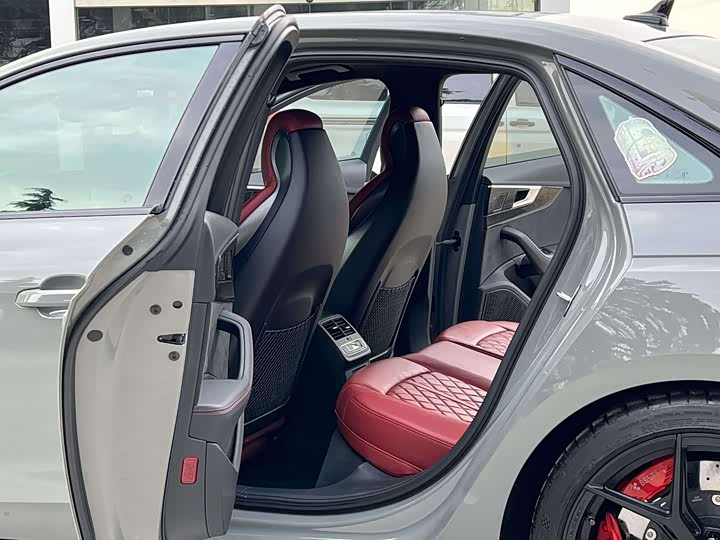 Фото 12 - Audi S4