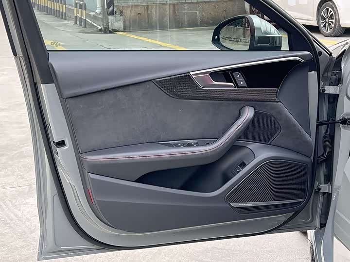 Фото 16 - Audi S4