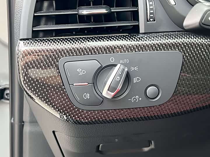 Фото 19 - Audi S4