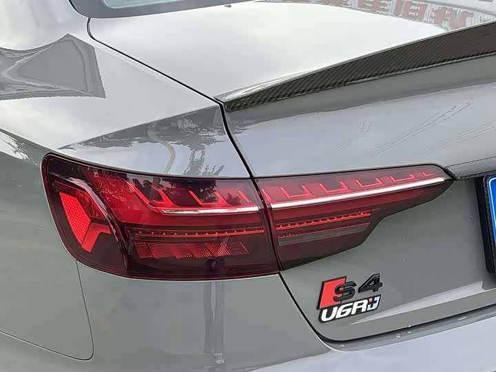 Фото 23 - Audi S4