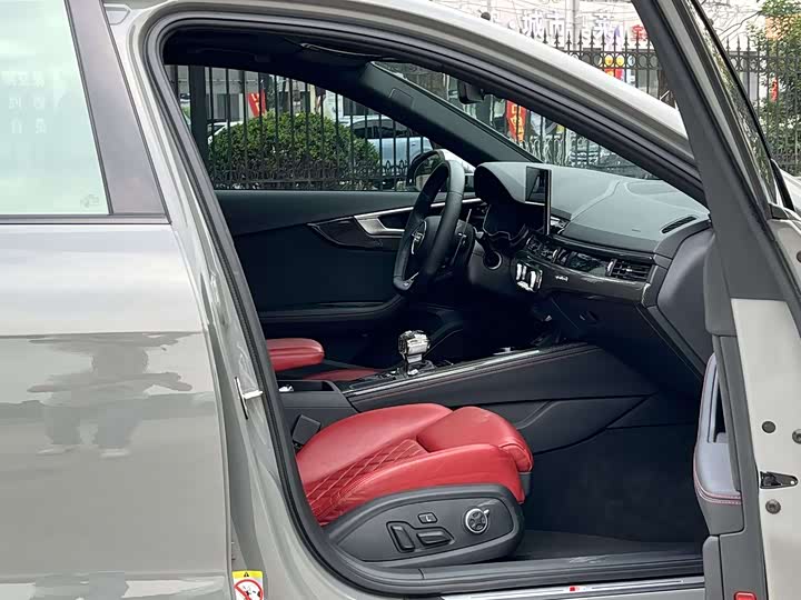 Фото 7 - Audi S4