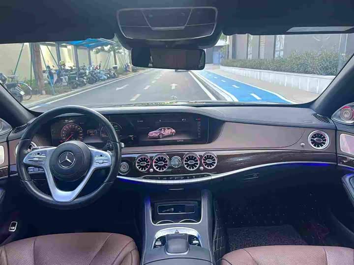 Фото 9 - Mercedes-Benz S-Class