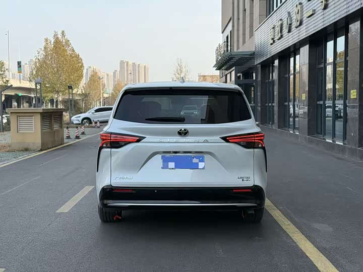 Фото 5 - Toyota Sienna