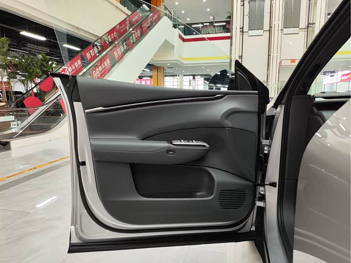 Фото 12 - XPeng G7