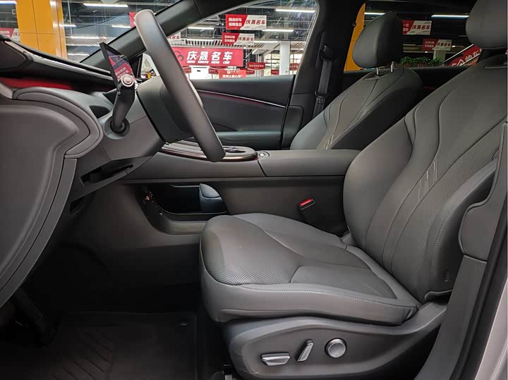 Фото 13 - XPeng G7