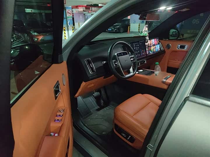 Фото 13 - LiXiang L7