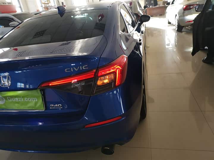 Фото 8 - Honda Civic