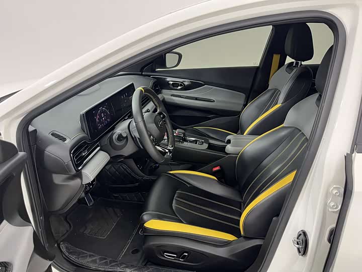 Фото 2 - GAC Trumpchi Empow R