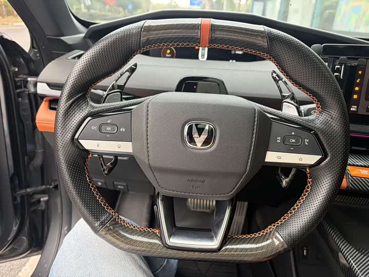 Фото 12 - Changan UNI-V