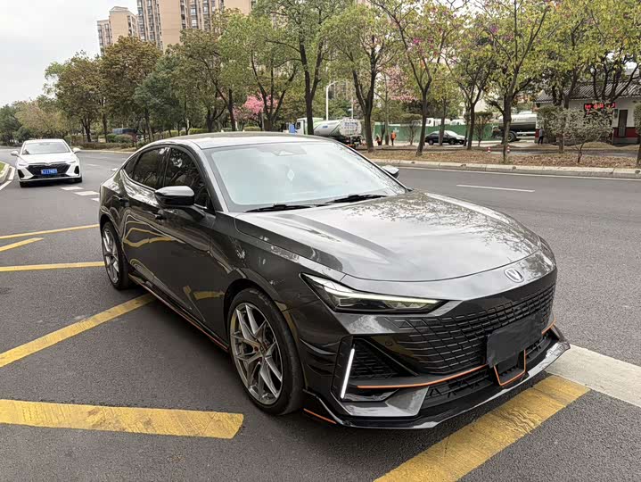 Фото 3 - Changan UNI-V