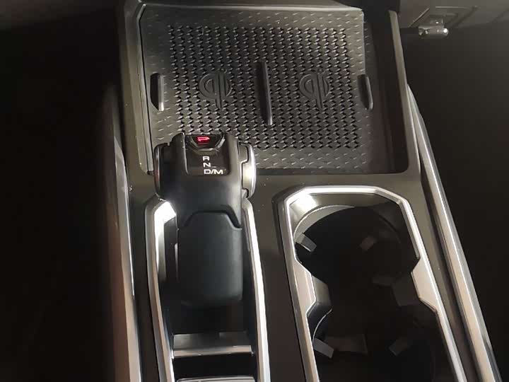 Фото 15 - Tank 400 Hybrid