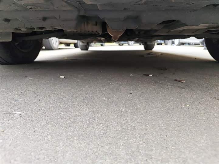 Фото 23 - Toyota Yaris L Hatchback