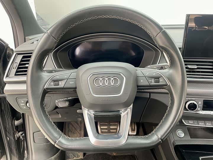 Фото 15 - Audi Q5L