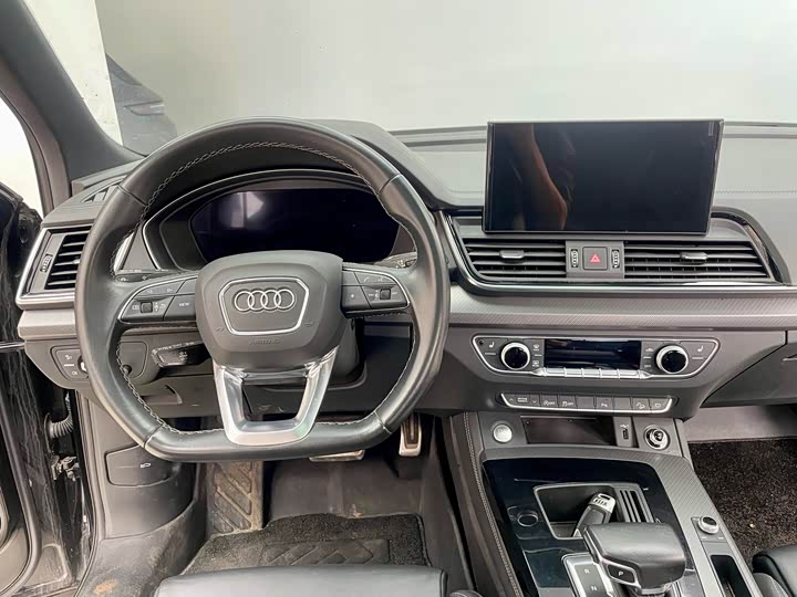 Фото 16 - Audi Q5L