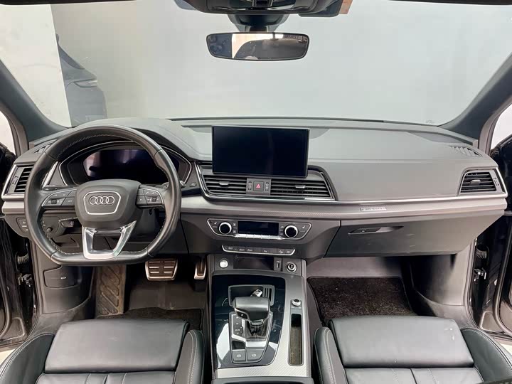 Фото 17 - Audi Q5L