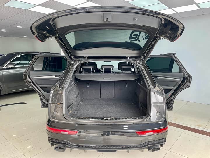 Фото 20 - Audi Q5L