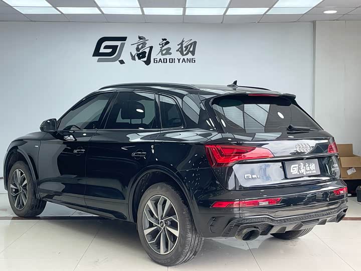 Фото 28 - Audi Q5L