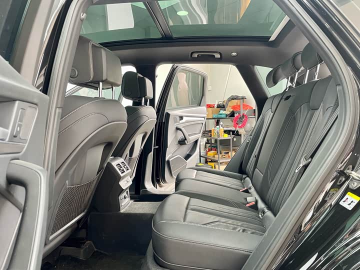 Фото 8 - Audi Q5L