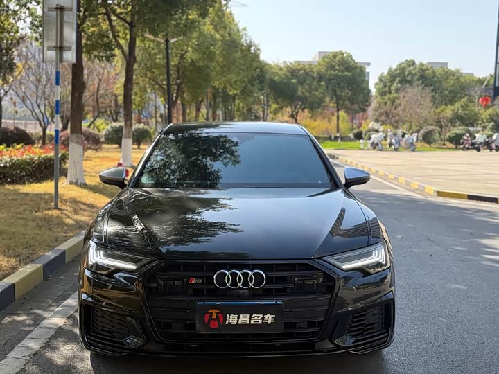 Фото 2 - Audi S6
