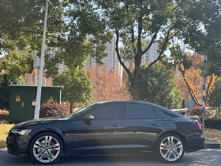 Фото 3 - Audi S6