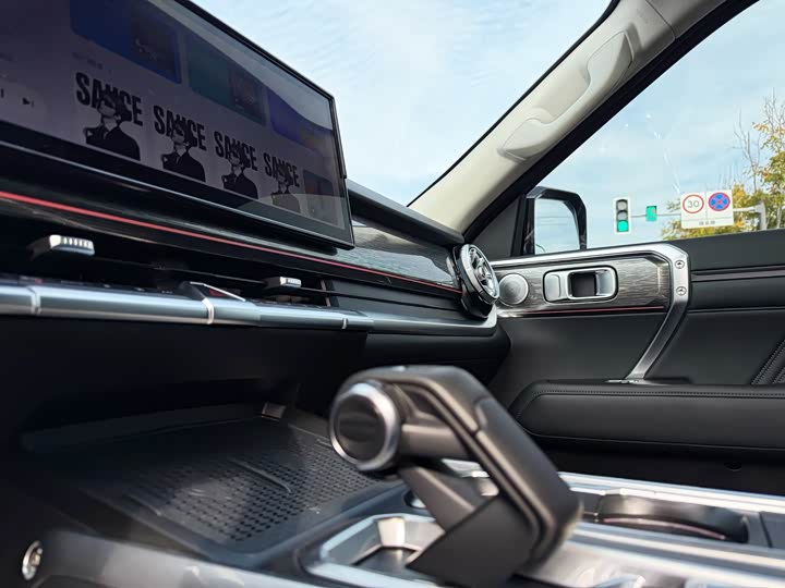 Фото 16 - Tank 400 Hybrid