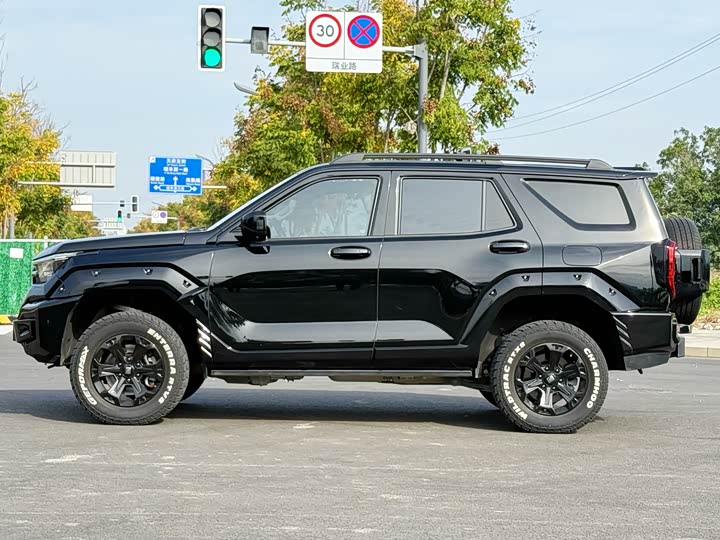 Фото 4 - Tank 400 Hybrid