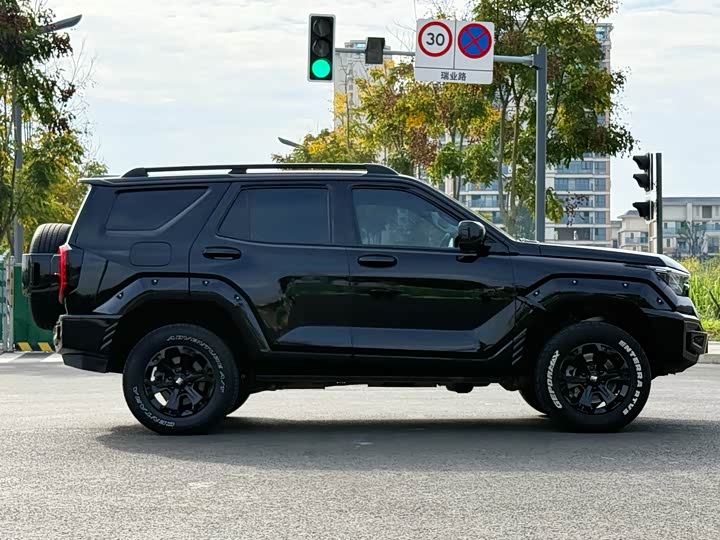 Фото 8 - Tank 400 Hybrid